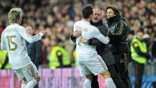 巴特勒32+8库里27+7 勇士击败尼克斯2连胜