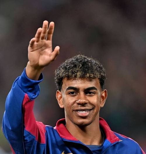 勇士137-103击败国王 库里27+10德罗赞24分