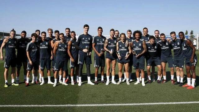 湖人120-114灰熊3喜1忧！双核默契搭配，艾顿终觉醒，替补没法看